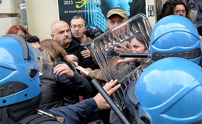 polizia manifestazione sciopero proteste