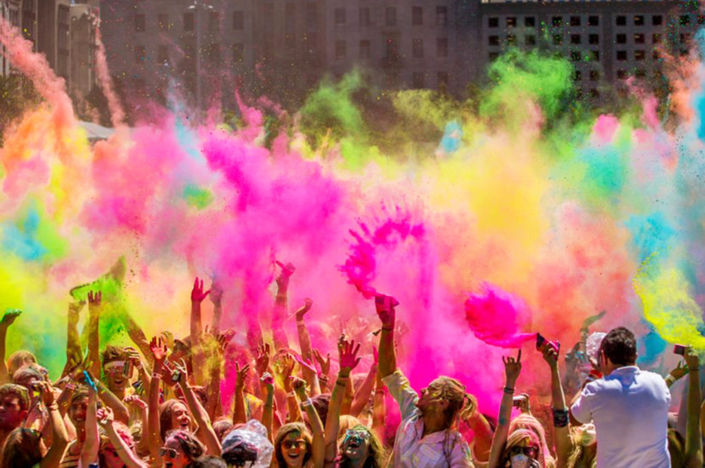 Holi Festival, la festa dei colori alla Mostra d'Oltremare