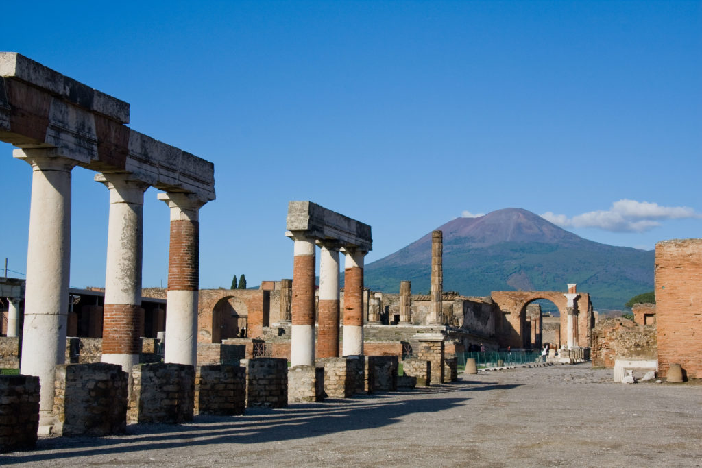 Pompei, dagli scavi della Regio IX affreschi di nature morte