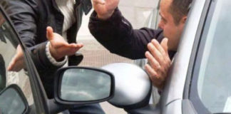 Posillipo: Truffa dello specchietto a via Manzoni. Arrestato