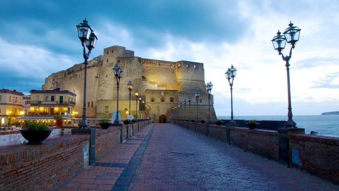 FERRAGOSTO A NAPOLI