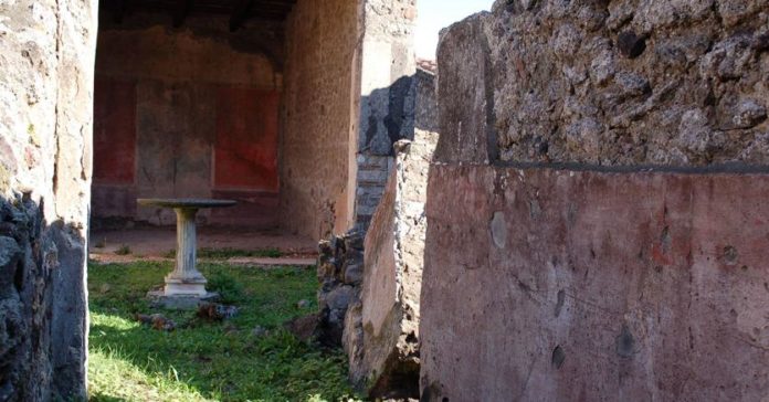 Cronaca di Napoli, scavi di Pompei: crolla muro nella domus Caccia ai tori