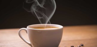 Il caffè, benefici e rischi dell'amata bevanda degli italiani