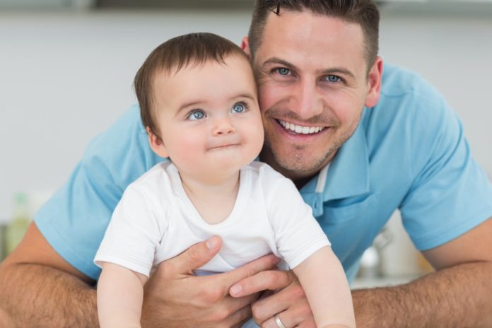 Bonus papà 2018, raddoppia il congedo obbligatorio