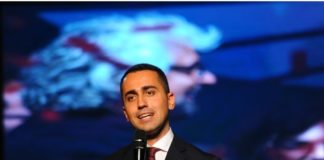 M5s, Di Maio presenta programma e candidati. "Lancio una sfida ai partiti"