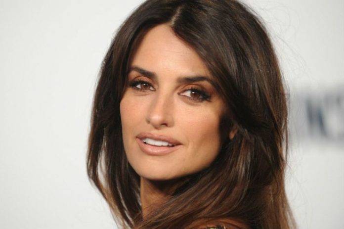 Penelope Cruz sarà protagonista e produttrice de 'I giorni dell'abbandono', film tratto dal romanzo di Elena Ferrante