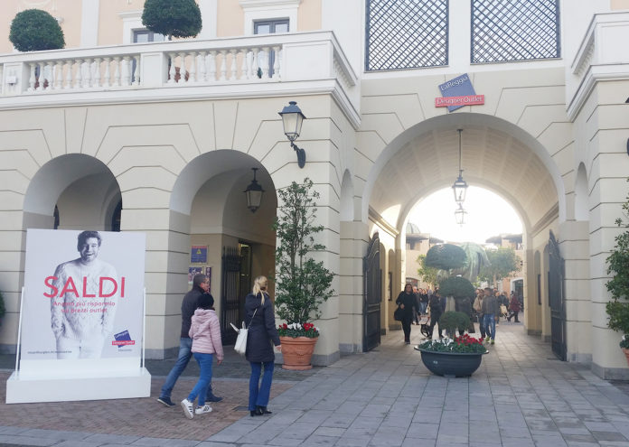 Saldi in Campania, a La Reggia Designer Outlet boom di presenze