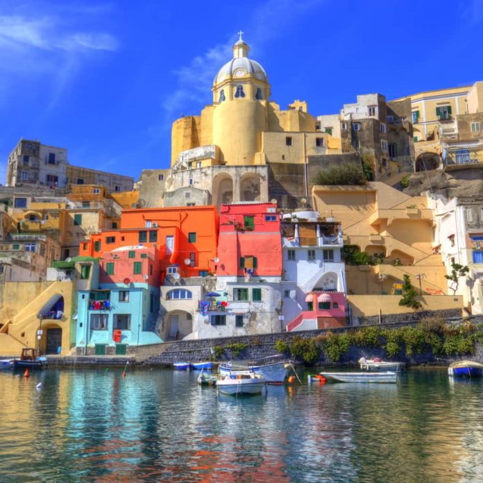 Procida si candida come Capitale italiana della cultura 2021