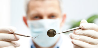 Pozzuoli, scoperto e sequestrato studio dentistico abusivo
