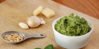 Il pesto può essere fatto anche senza sale. Ecco gli ingredienti