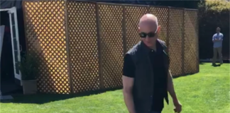 Gita, Ceo di Amazon Jeff Bezos presenta il robot testato da Piaggio