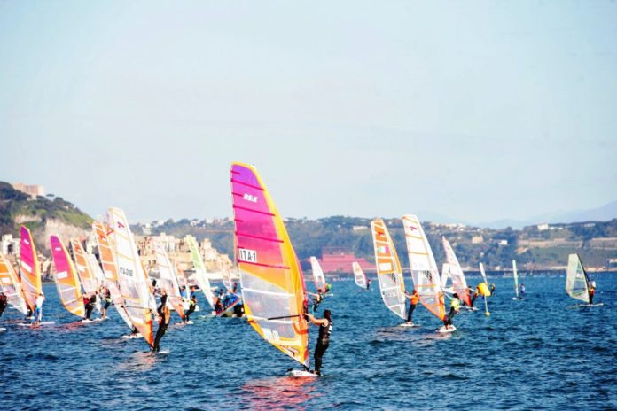 Pozzuoli, Giorgia Speciale e Nicolo' Renna vincono la Coppa Italia di Windsurf