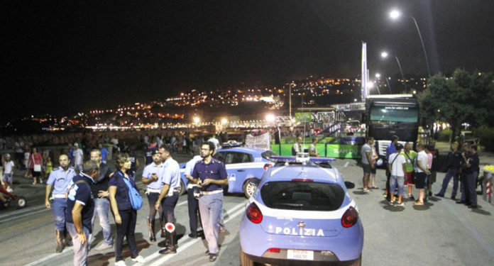 Cronaca di Napoli, Baby gang in azione sul lungomare