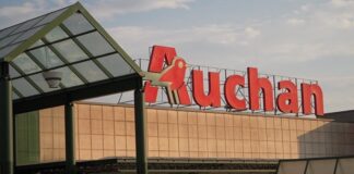 Auchan, fumata nera con sindacati: confermata chiusura a Napoli e Catania