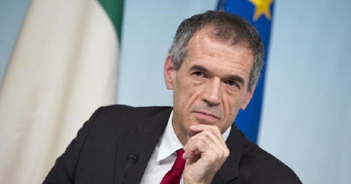 Governo, si attende la lista di Cottarelli. Di Maio: "Tutti in piazza il 2 giugno"