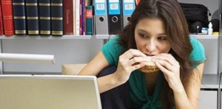 Pausa pranzo in ufficio, dannosa per la salute. 5 consigli utili