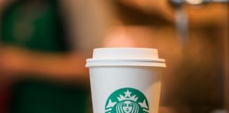 Starbucks, difficoltà nelle vendite: chiudono 150 caffetterie