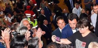 Crollo di Genova, de Magistris attacca Salvini: "Inqualificabile"