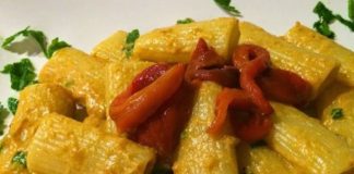 Piatto unico, ricetta pasta con la ricotta e peperoni