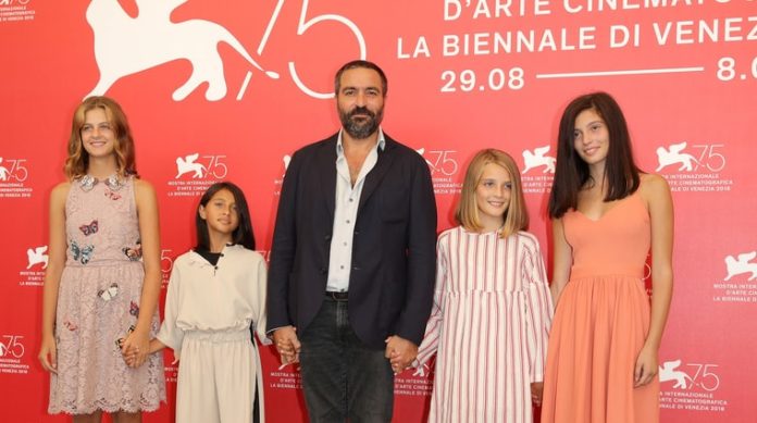 Venezia 75, ben 10 minuti di applausi per L’amica geniale