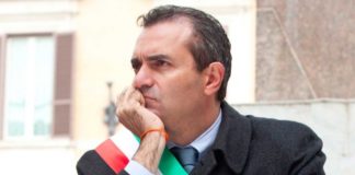 Napoli, de Magistris spera in una opposizione spaccata