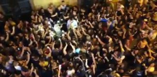 Torre del Greco, posteggia neomelodica blocca il traffico