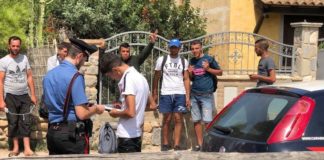 Salerno, giovane nigeriana partorisce e getta il feto in un secchio