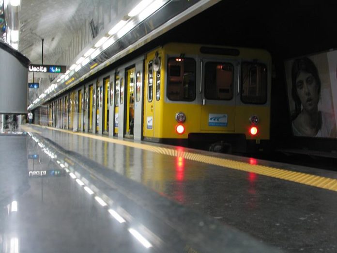 Napoli, vandali in metropolitana: molte stazioni senza vigilantes