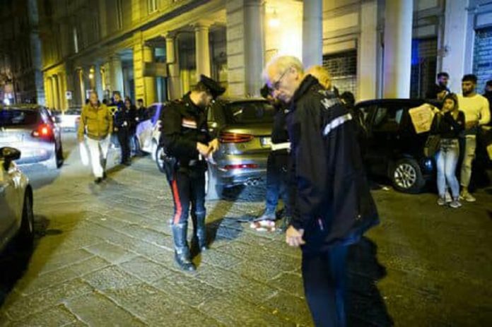 Napoli, sparatoria con la polizia: morto rapinatore 17enne