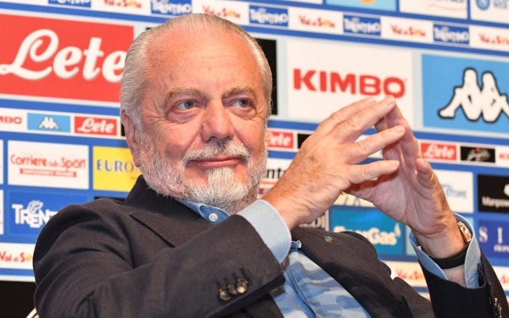 Calcio Napoli, DeLa si aggiudica la maglia messa all'asta da Mertens
