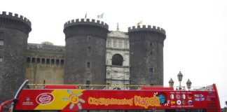 L’amica geniale, ecco il tour letterario a Napoli sul “bibliobus”
