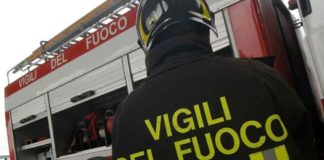 Napoli, Fuorigrotta: Vasto incendio al deposito di giocattoli di Gerardi & Fortuna