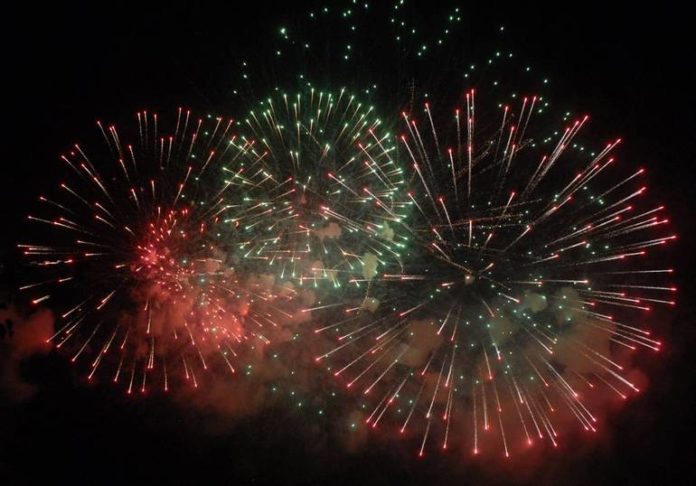 Capodanno a Pozzuoli tra pista su ghiaccio, musica e cabaret