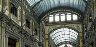 Napoli, calcinacci in Galleria Principe: Comune chiede controlli sui lavori