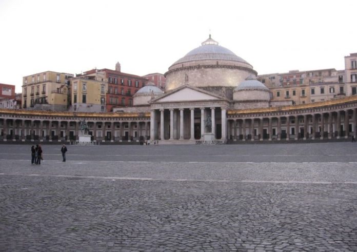 Napoli, stop del Mibac al cantiere in piazza Plebiscito