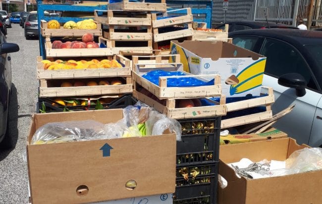 Fuorigrotta, blitz a mercatino della frutta: sequestrati 22 quintali di merce