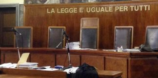 Salerno, impiegato precario a 60 anni: risarcimento di 10mila euro dal Miur