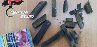 Fermato con hashish, aggredisce i Carabinieri: arrestato 22enne di Mercogliano
