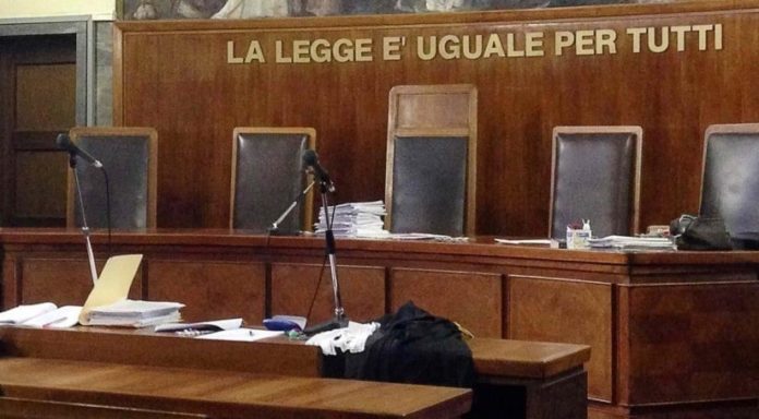 Intestazione fittizia di beni: assolti il boss Cicciariello Schiavone e suo figlio