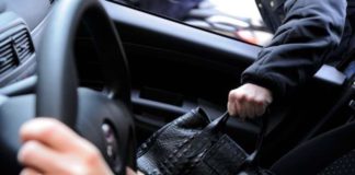 Paura a Posillipo: il rapinatore nero è tornato in azione