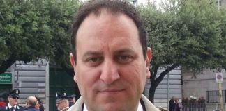 Calvi, ordinanza del sindaco Armando Rocco: “Vietato sputare a terra”
