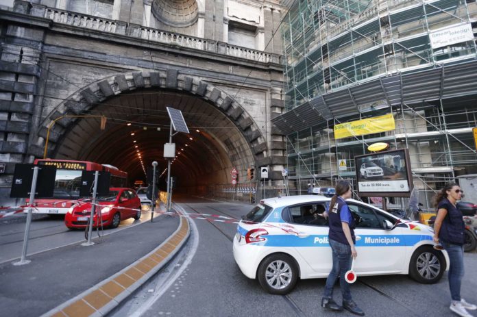 Galleria Vittoria riaperta al traffico in anticipo