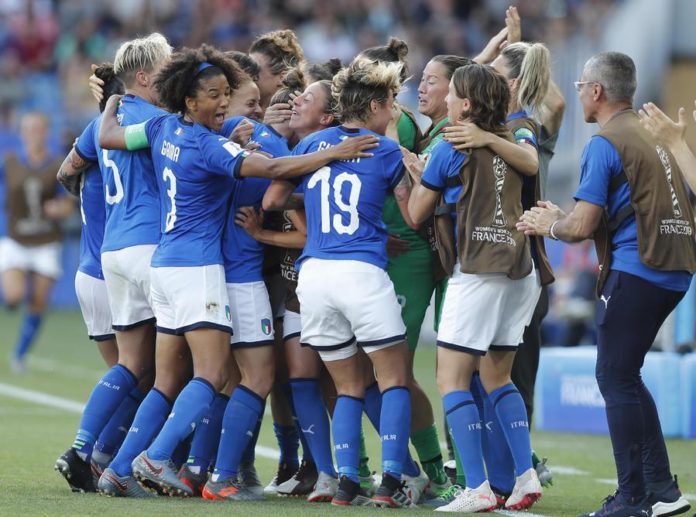 Calcio femminile, Cina battuta 2-0: la fantastica Italia ai quarti dei Mondiali!