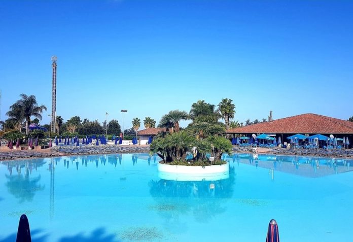 Giugliano, Asl chiede la chiusura del Pareo Park: “Piscine erano contaminate”