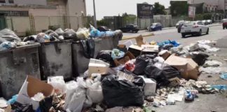 A Barra e Ponticelli la protesta contro la cattiva gestione della raccolta dei rifiuti da parte di ASIA