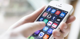 Ecco dove trovare le cover personalizzate per lo shopping natalizio