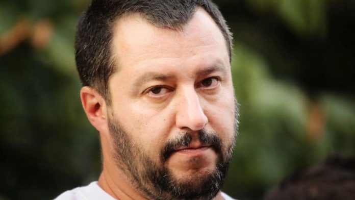 Minacce a Matteo Salvini: trovata una busta con proiettile