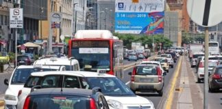 Napoli, mancano i vigili: problemi con le corsie preferenziali dopo la fine dell’Universiade