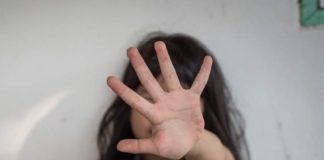 Orrore a Casagiove, atti di sadismo su bimba di 3 anni: fermati madre e compagno