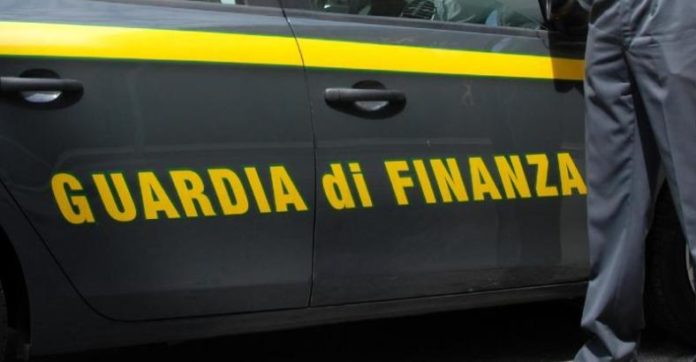 GdF, blitz contro il lavoro in nero: identificati 31 dipendenti sconosciuti al fisco